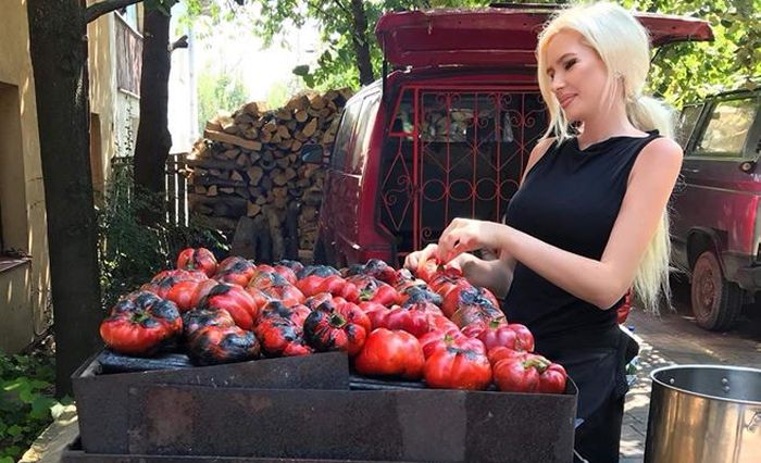 tatiana gogosari intro