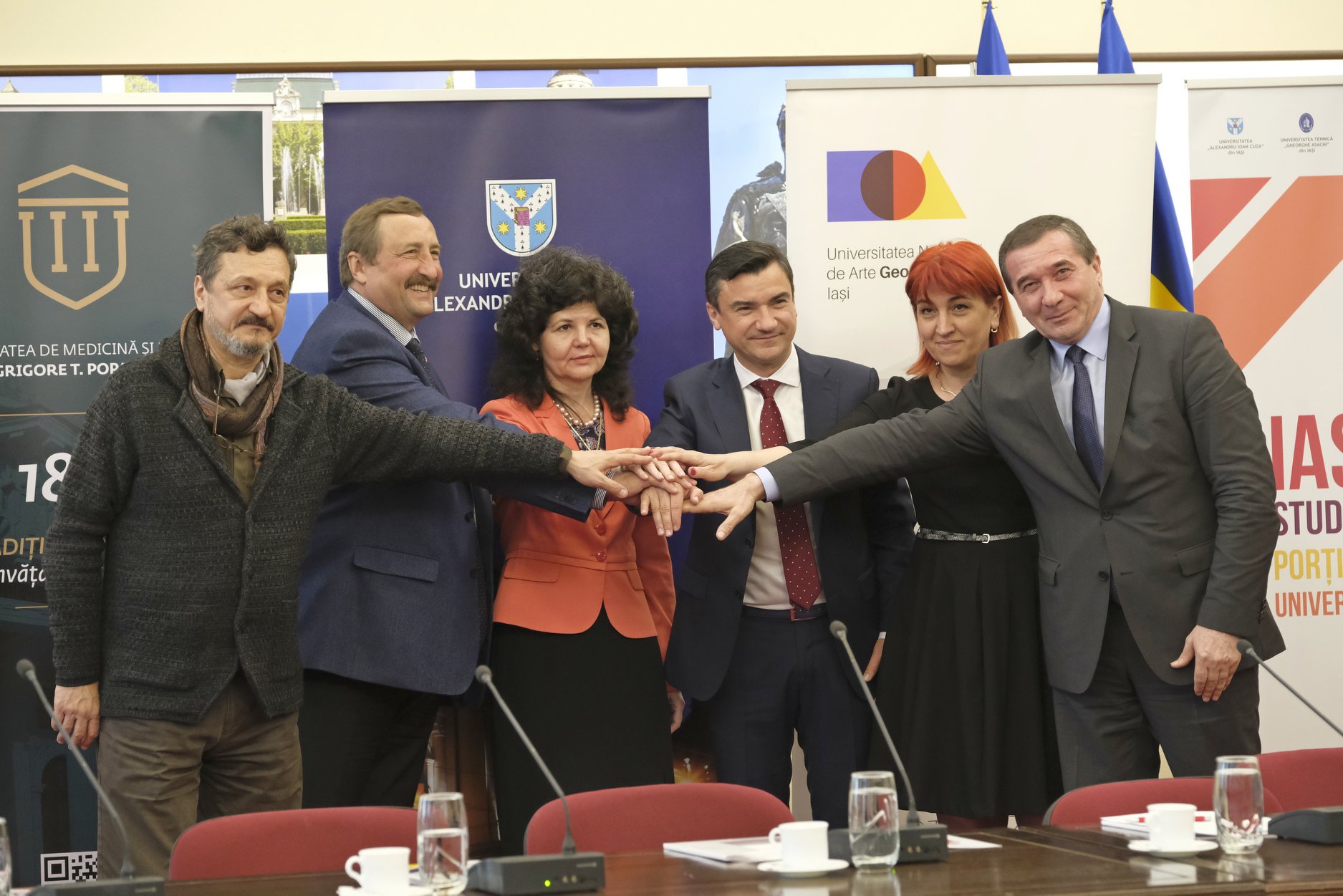 56681329_2416766371715990_44877477620744192_o