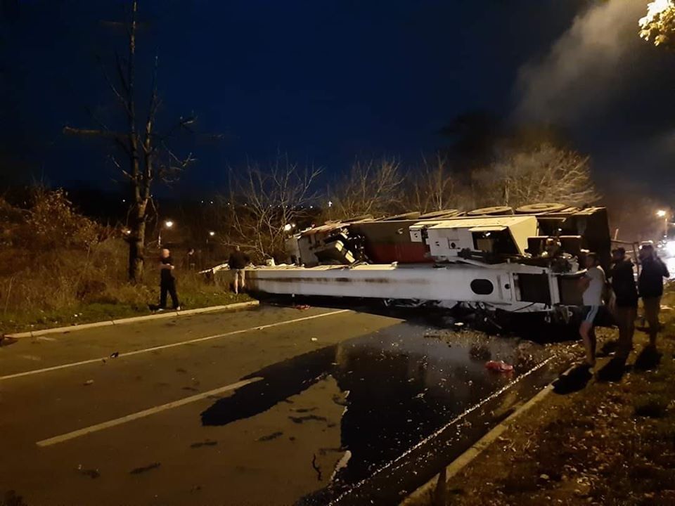 automacara rasturnata pe bucium