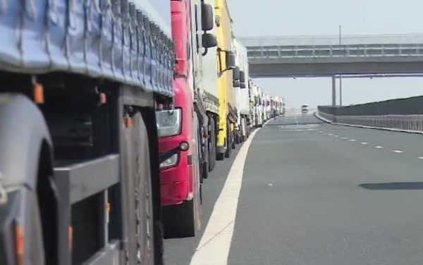 cozi-de-masini-in-vama-stiri-iasi