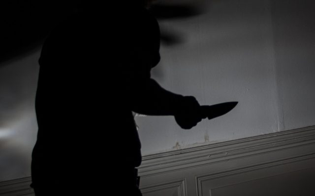 knife-376383-640x400