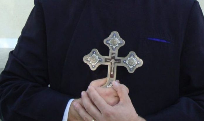 ce-inseamna-cand-visezi-preot-in-casa-ta